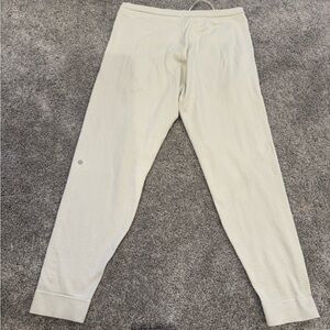 Luluemon Engineered warmth Pants XL
